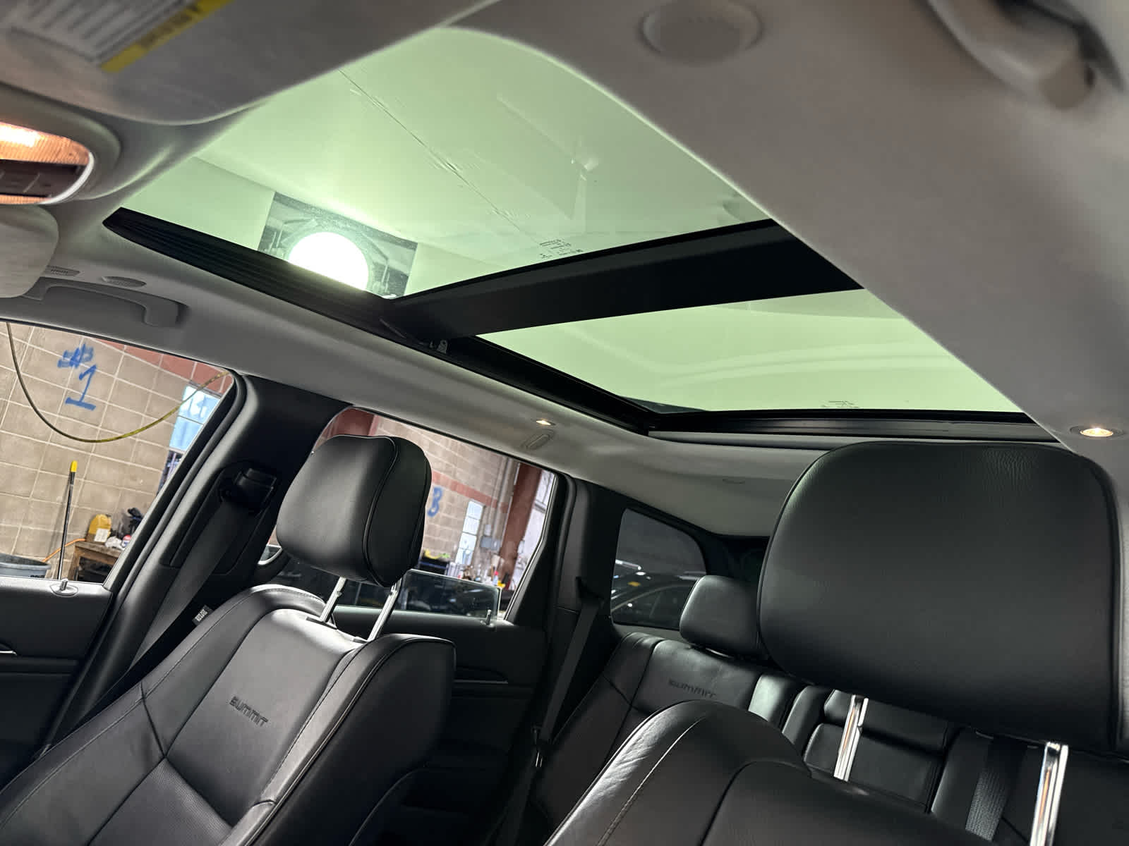 2018 Jeep Grand Cherokee Summit photo 25