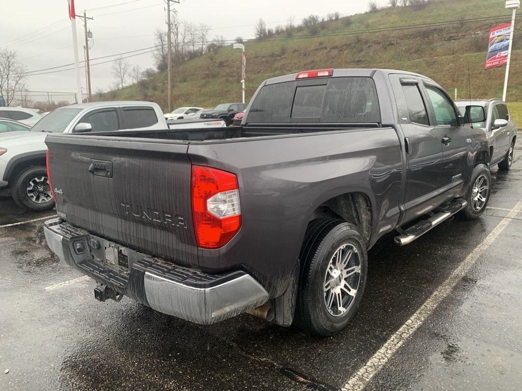 2018 Toyota Tundra SR5 photo 2