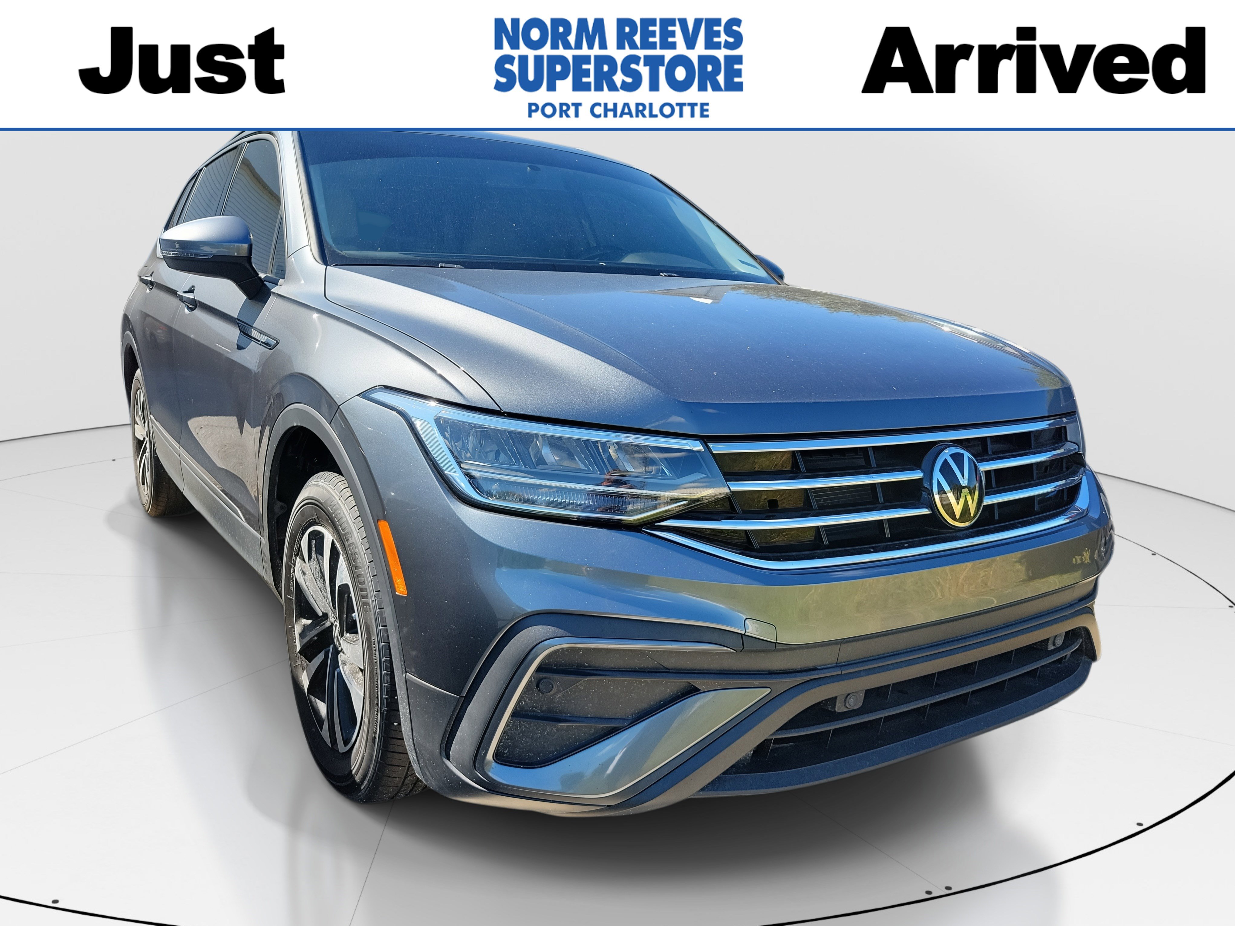 2022 Volkswagen Tiguan S's photo