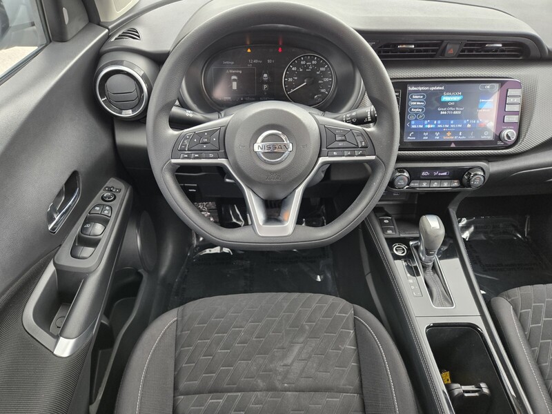 2021 Nissan Kicks SV photo 16