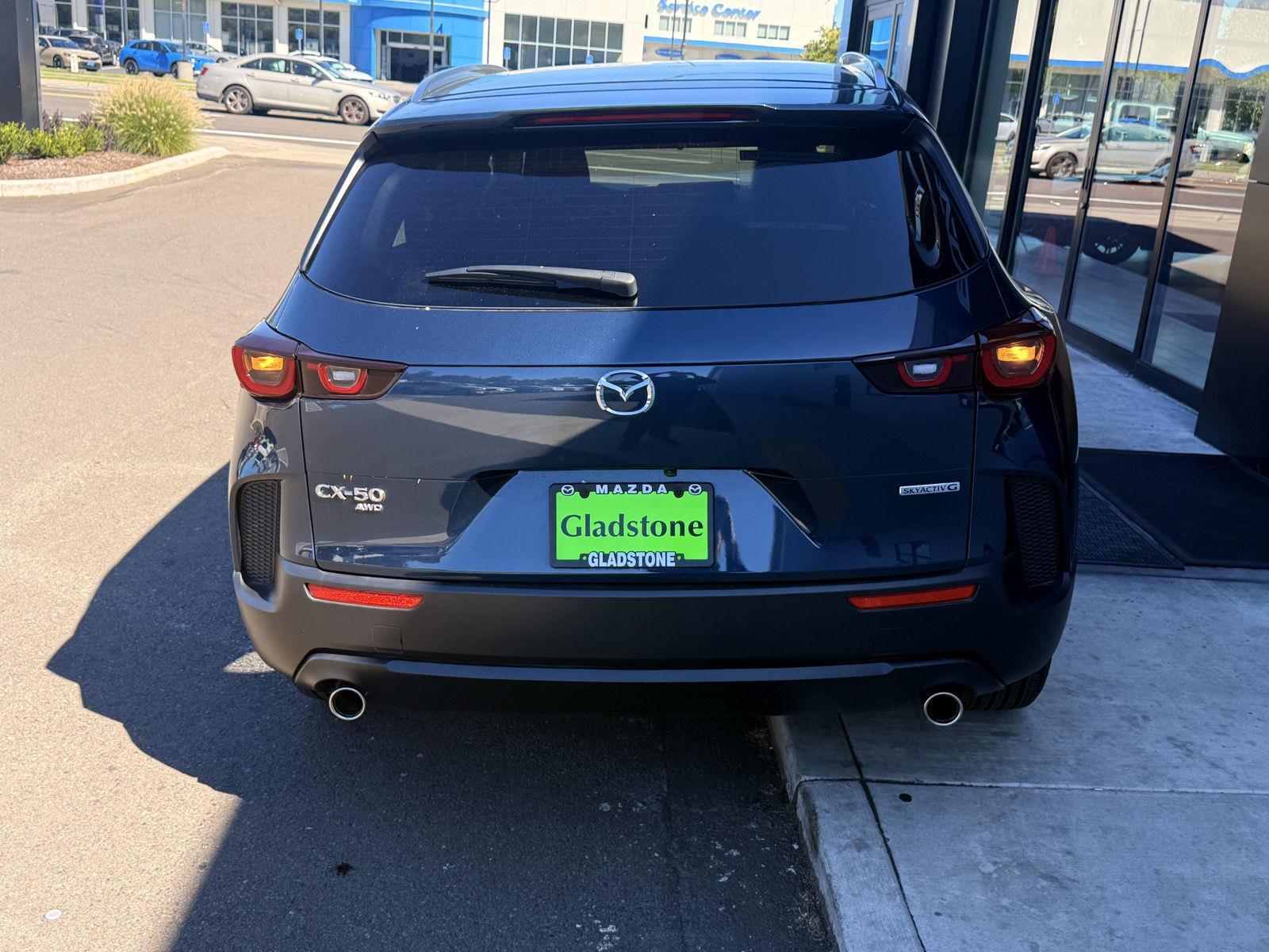2025 Mazda CX-50 2.5 Select photo 6