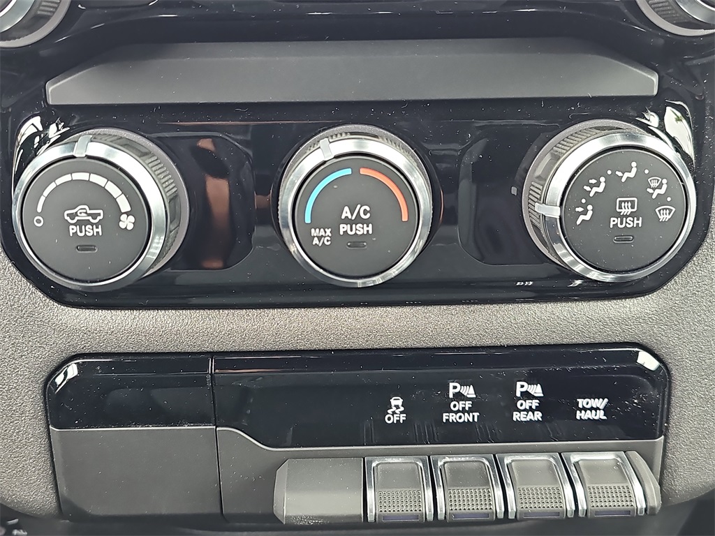 2025 Ram 1500 Tradesman photo 20