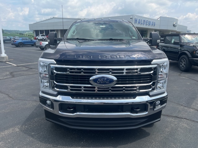 2025 Ford F-250 XLT photo 2