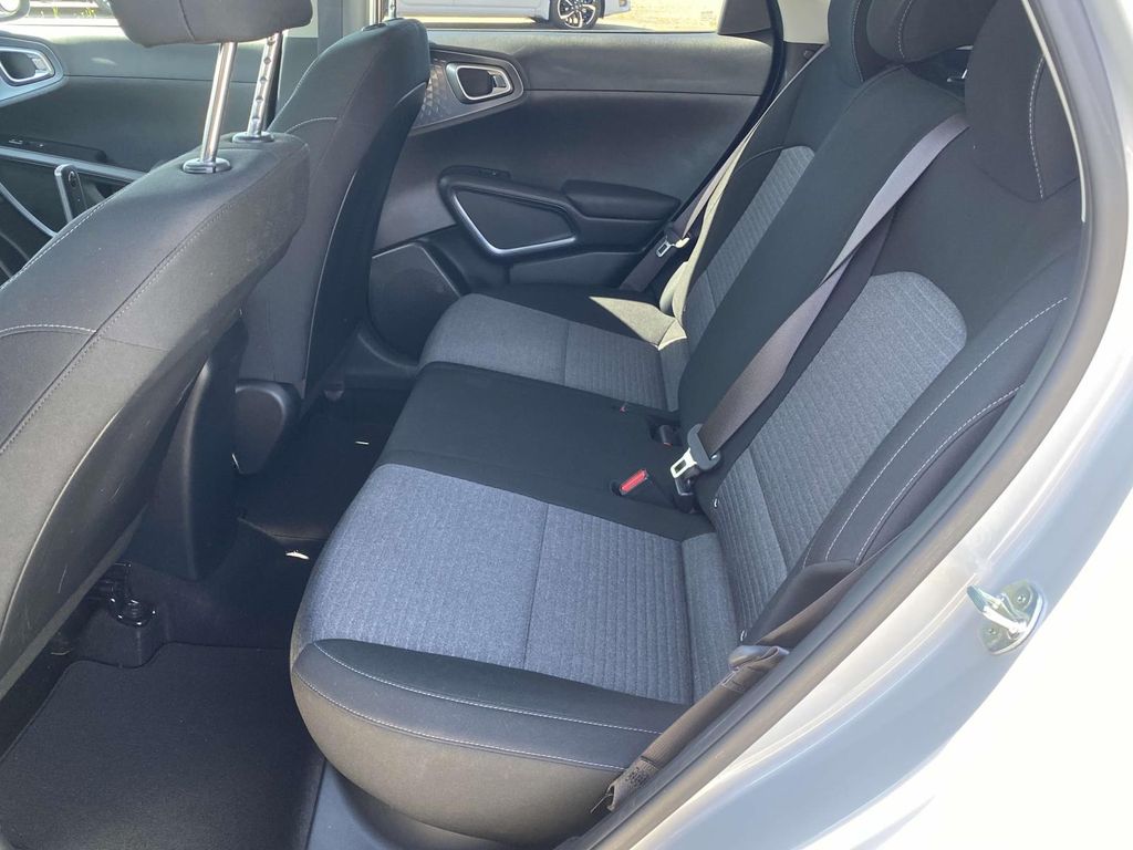 2021 Kia Soul S photo 9