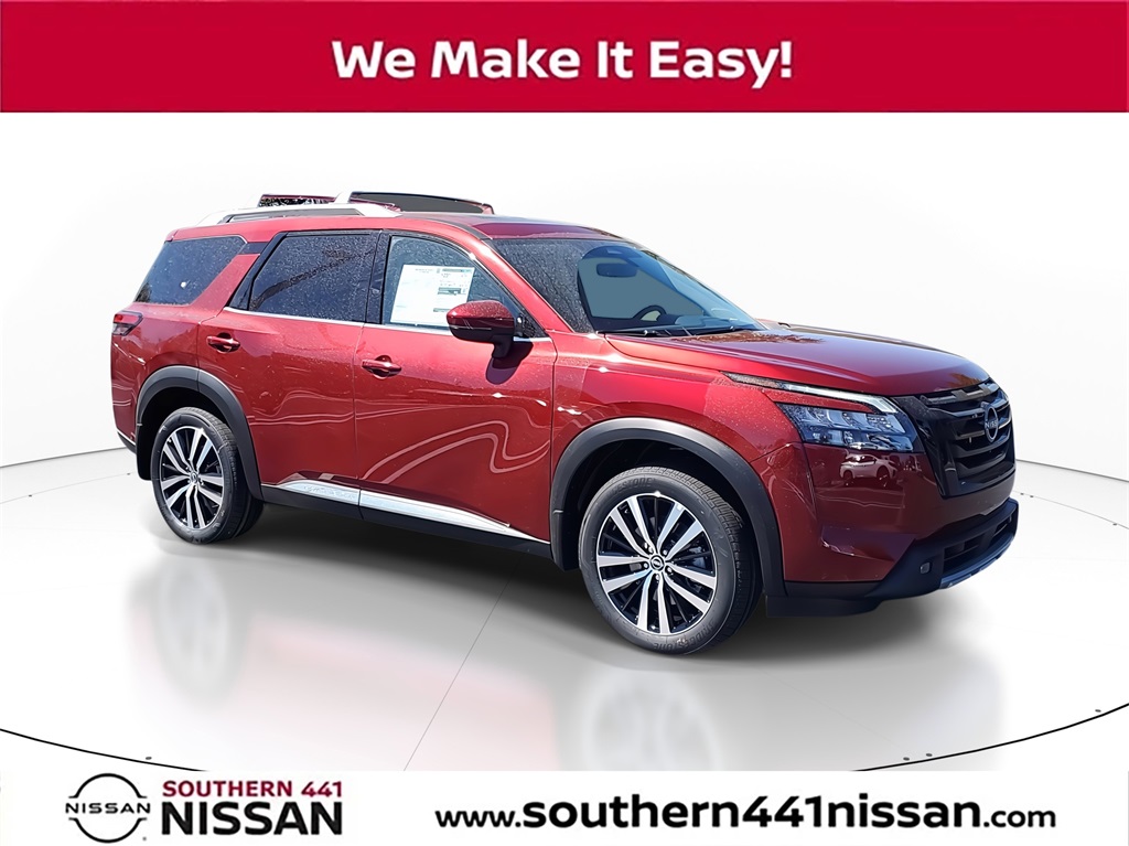 2025 Nissan Pathfinder Platinum's photo