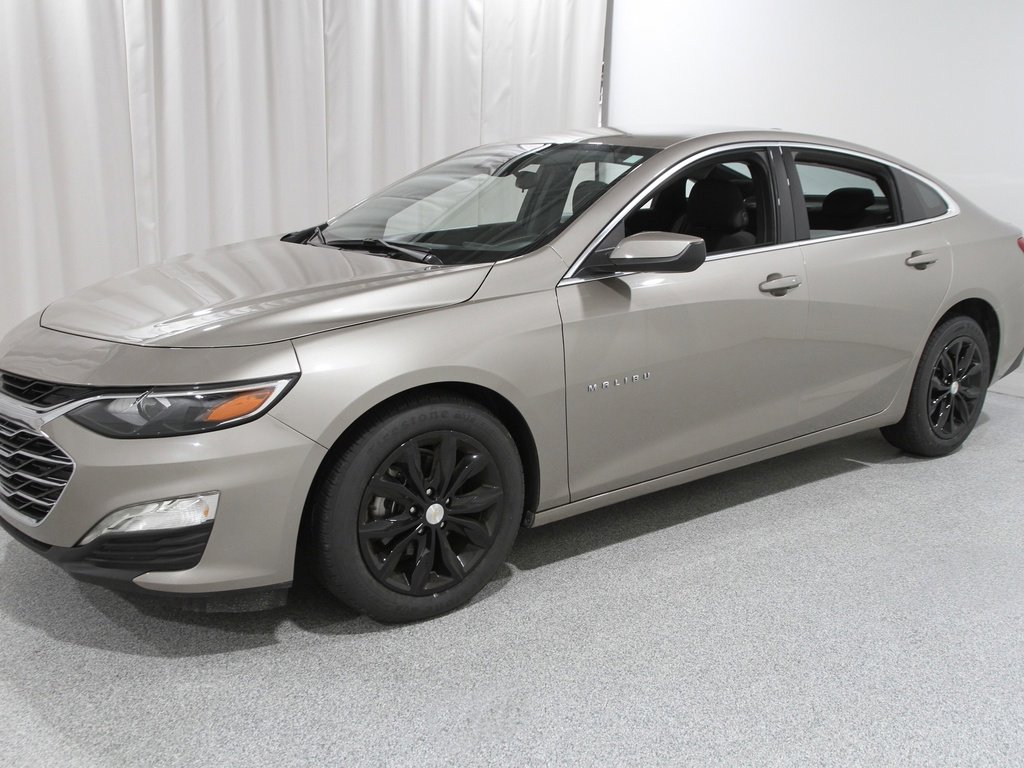 2024 Chevrolet Malibu 1LT photo 2