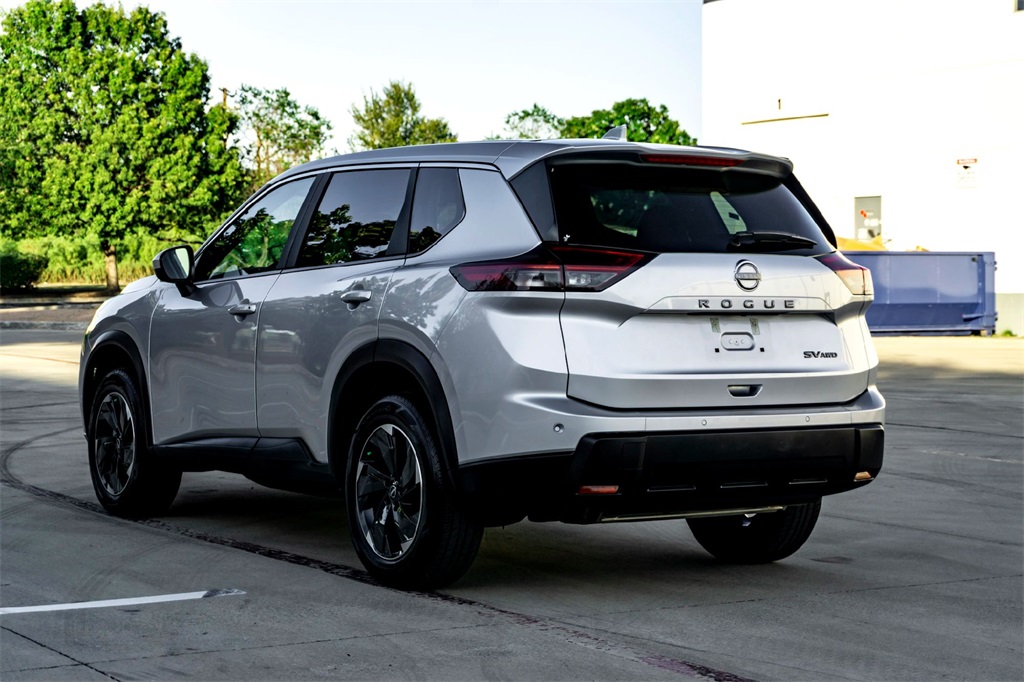 2024 Nissan Rogue SV photo 6
