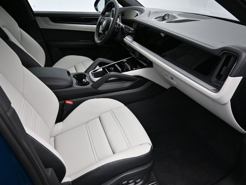 2026 Porsche Cayenne E-Hybrid Coupe photo 10