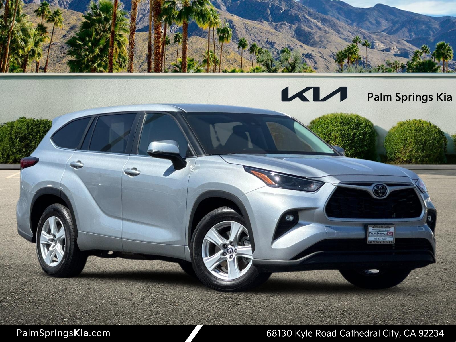 2023 Toyota Highlander LE's photo