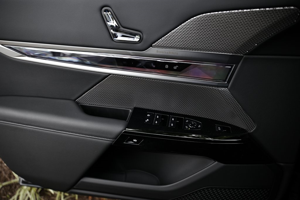 2025 Bmw 740i photo 14