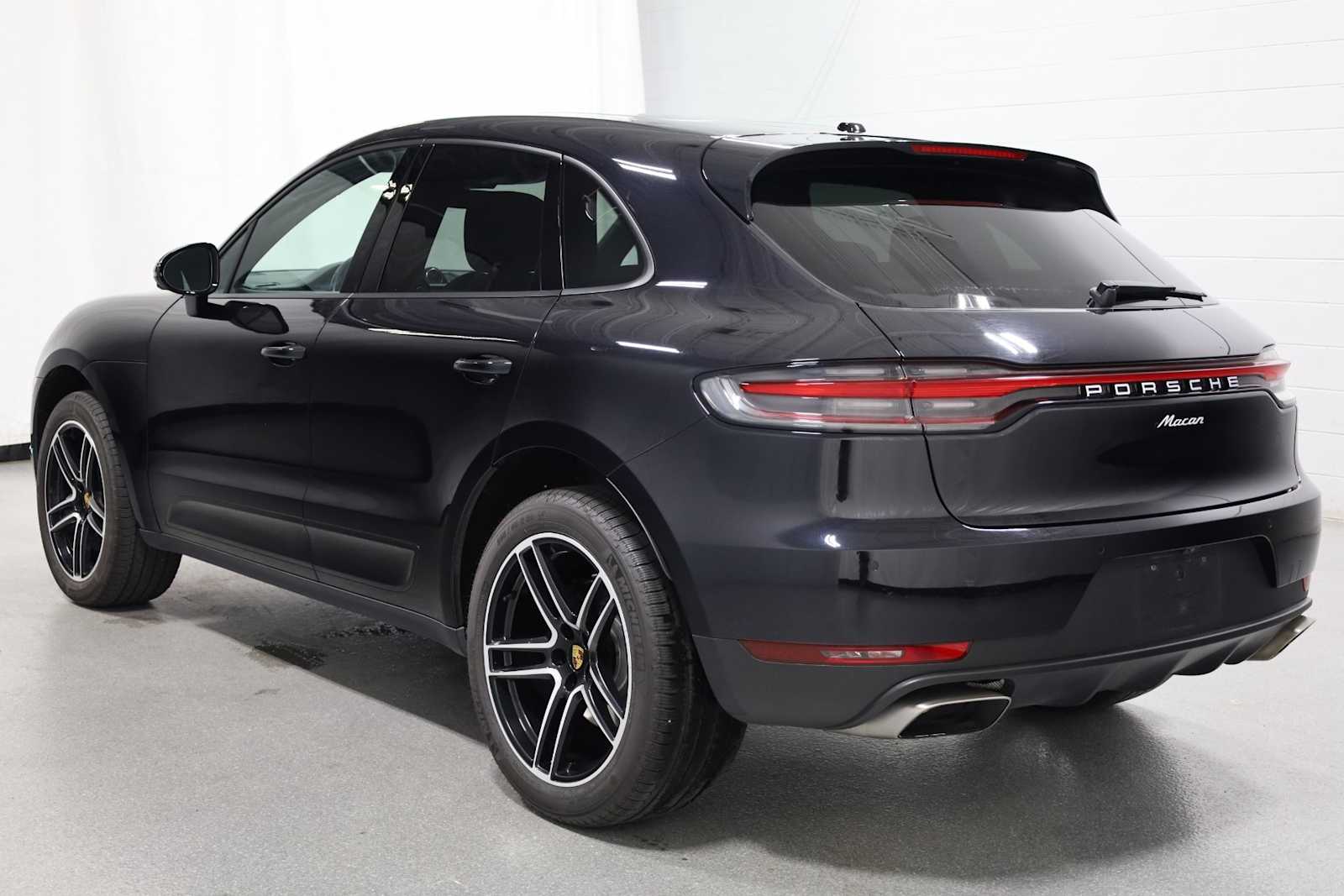 2021 Porsche Macan Base photo 3