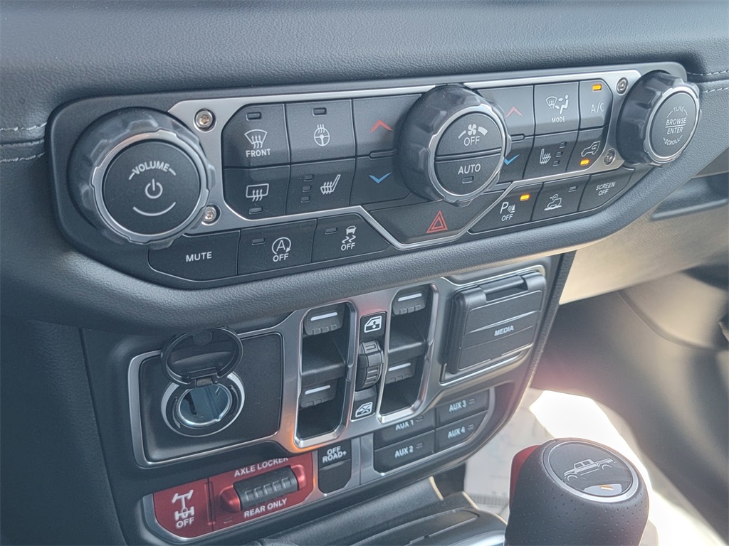 2025 Jeep Gladiator Mojave photo 17