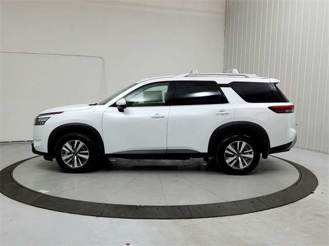 2025 Nissan Pathfinder SL photo 3