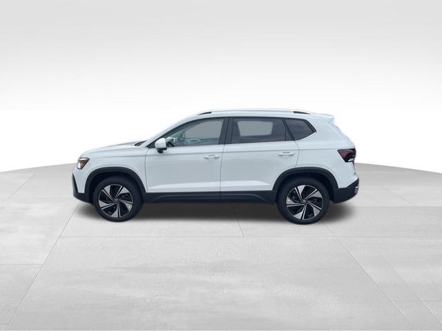 2025 Volkswagen Taos SE photo 2