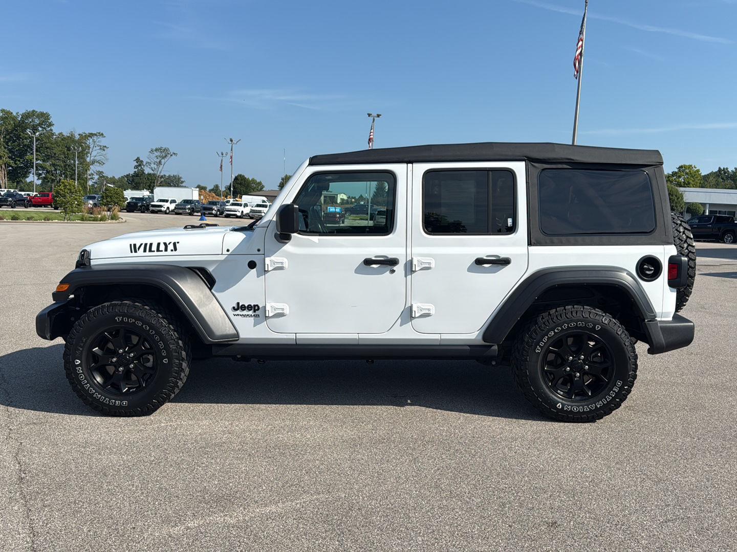 2022 Jeep Wrangler Unlimited Willys photo 3