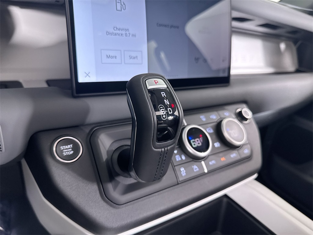 2025 Land Rover Defender 110 S photo 16