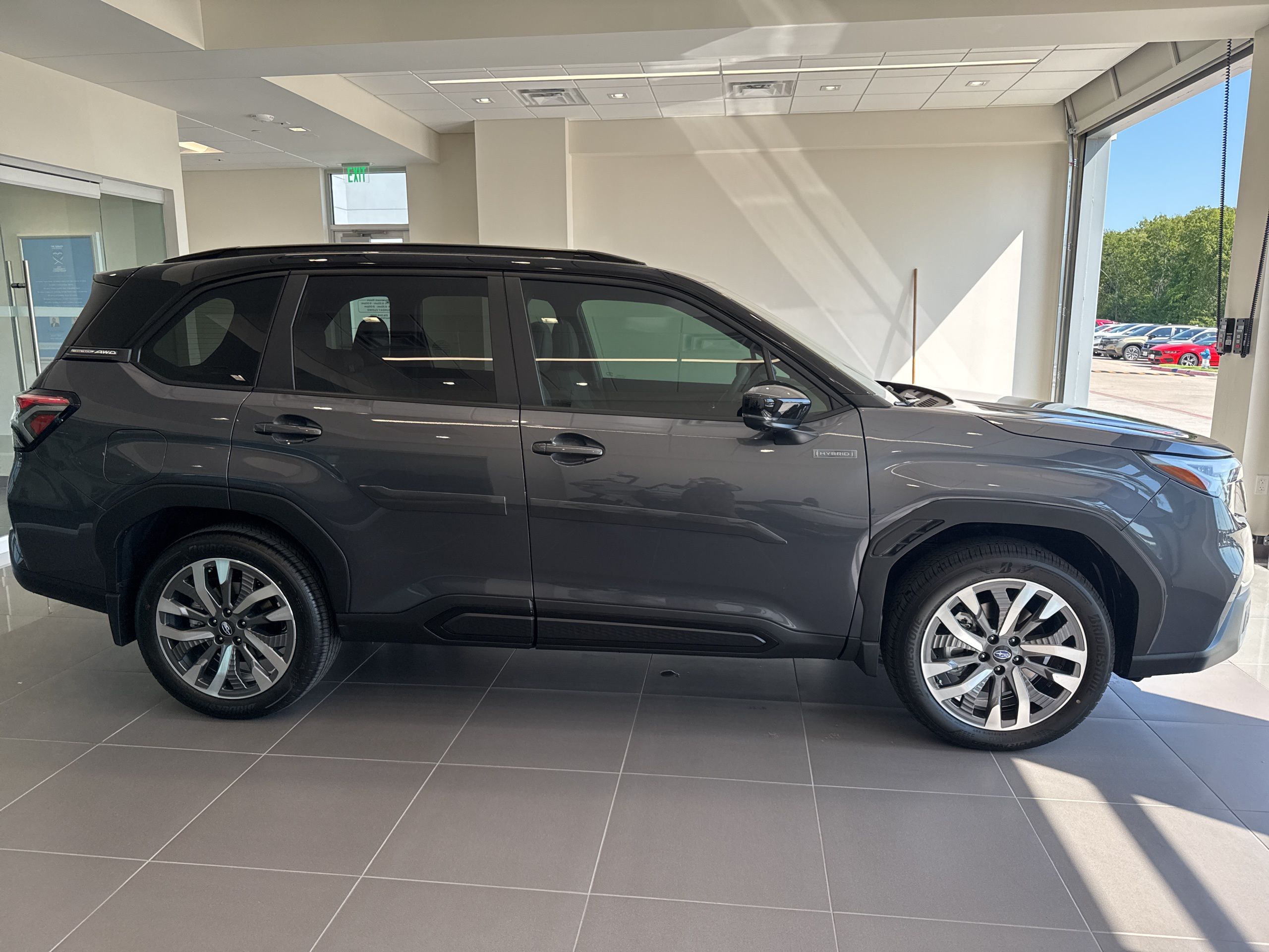 2025 Subaru Forester Touring photo 2