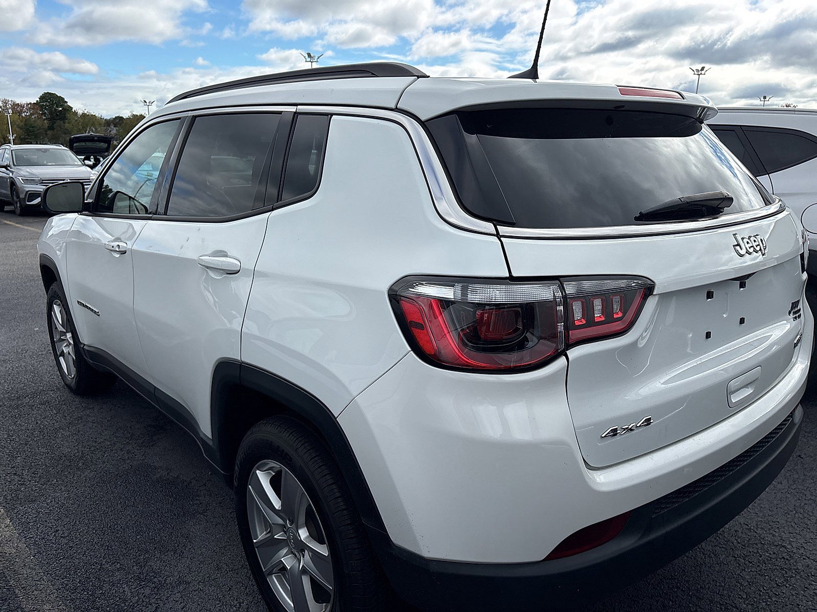 2022 Jeep Compass Latitude photo 2