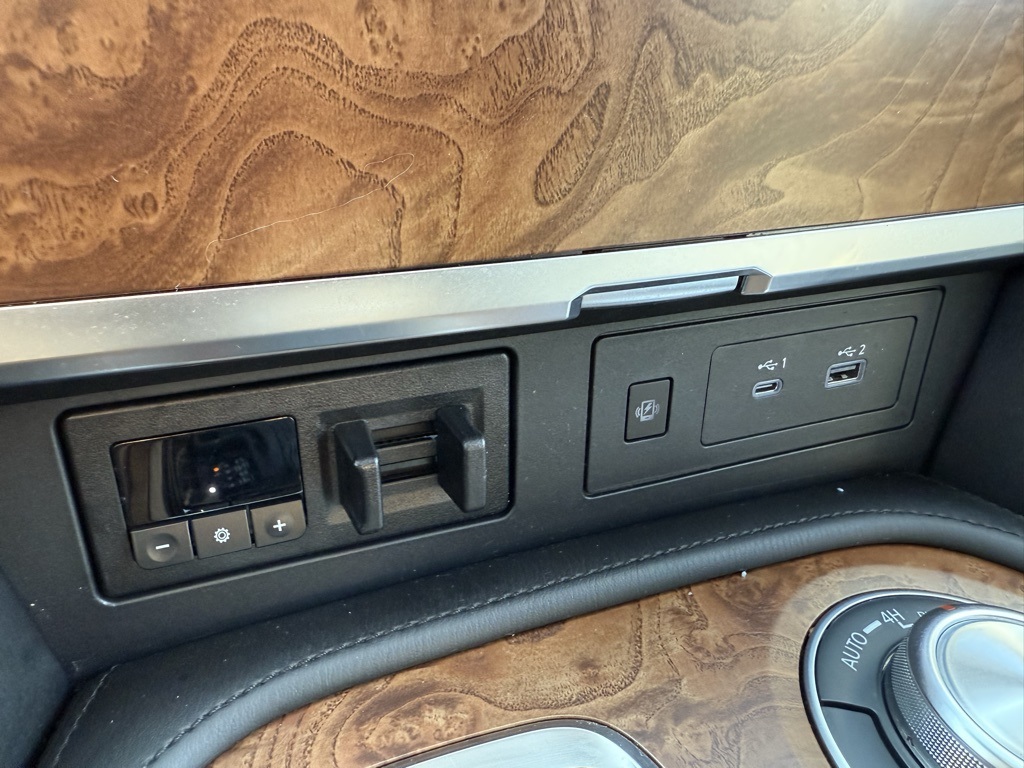 2023 Nissan Armada SL photo 30