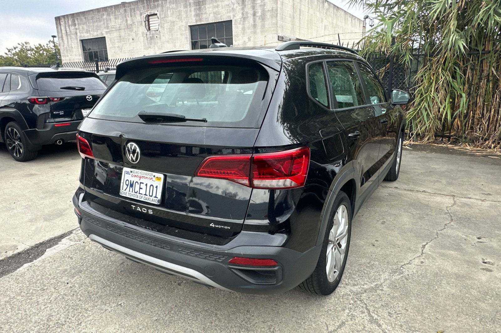 2023 Volkswagen Taos S photo 2