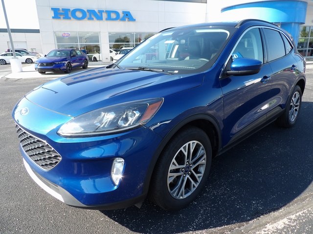 2022 Ford Escape SEL photo 3