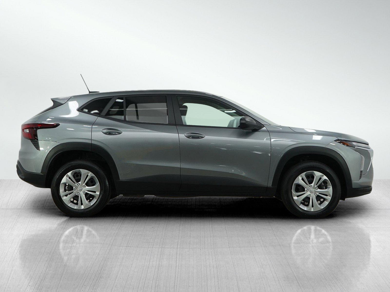 2024 Chevrolet Trax LS photo 6