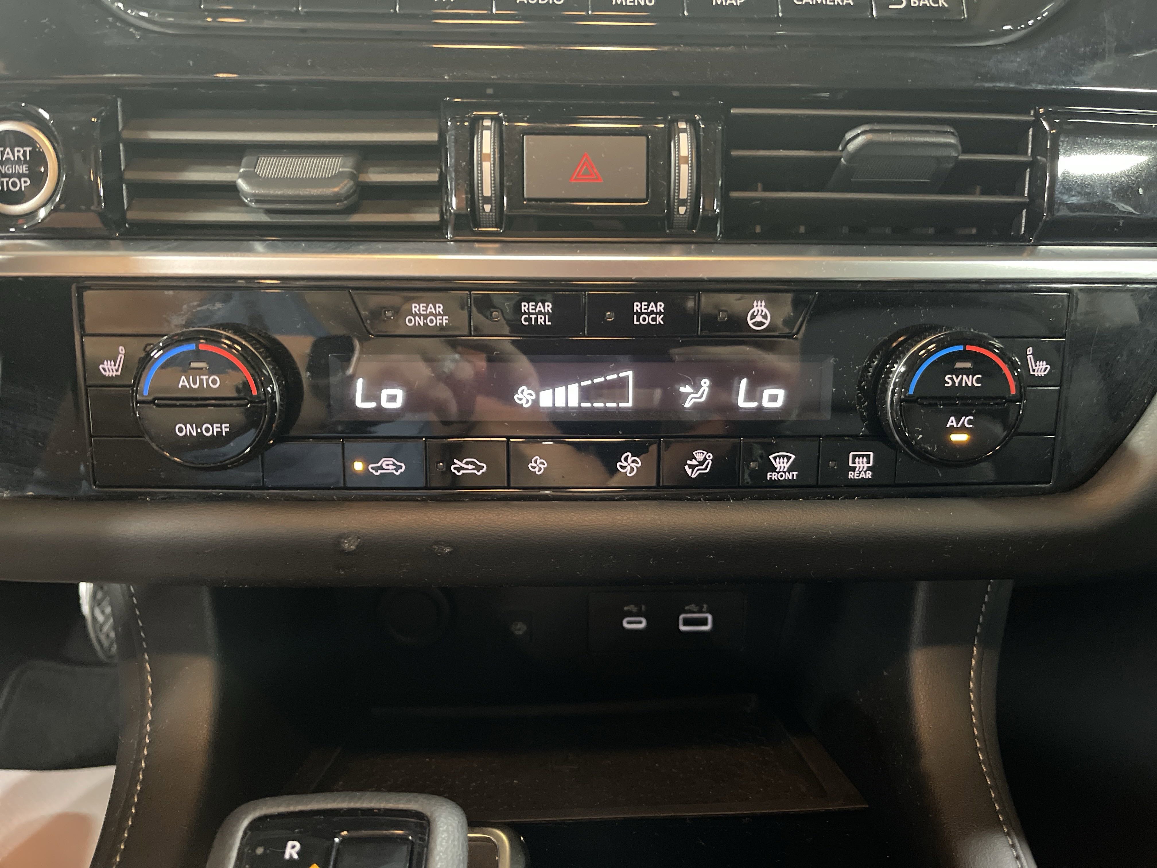 2024 Nissan Pathfinder SL photo 14
