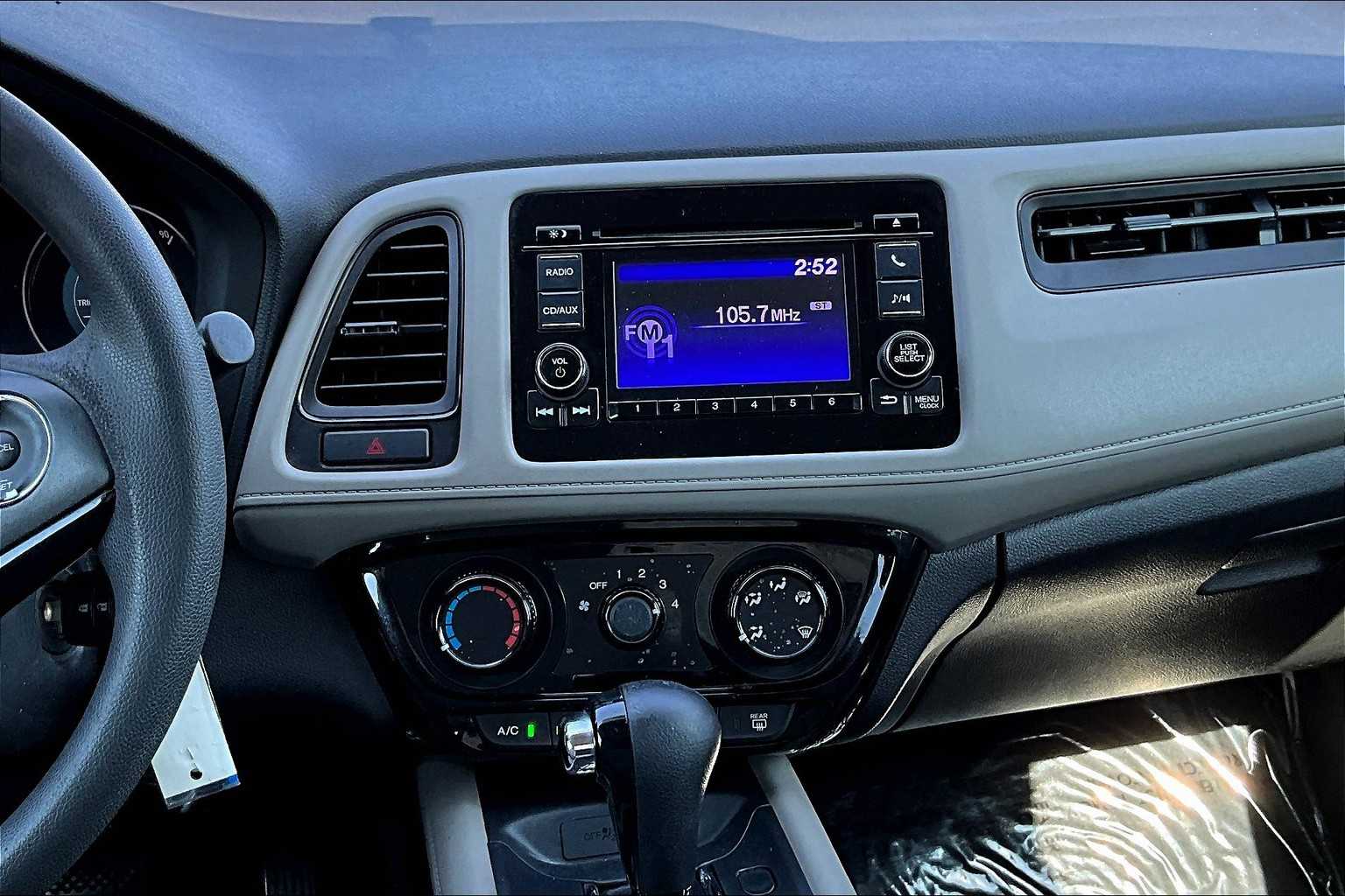 2016 Honda HR-V LX photo 6