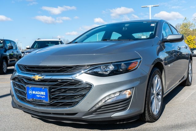 2023 Chevrolet Malibu 1LT photo 2