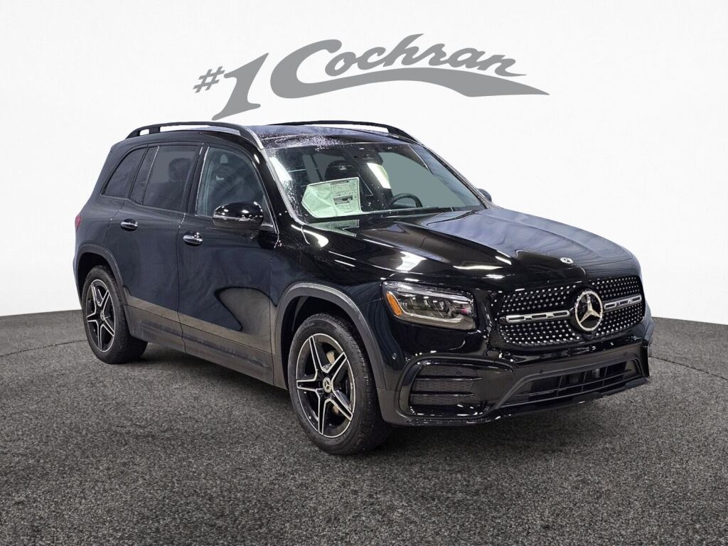 2025 Mercedes-Benz GLB Base's photo