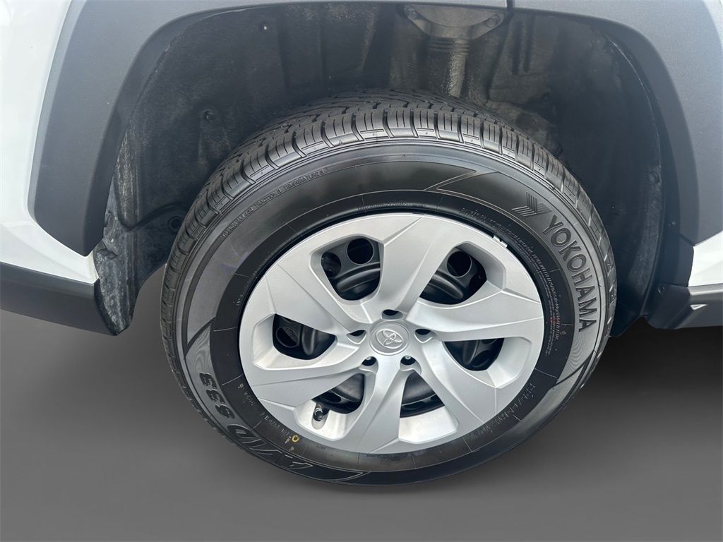 2024 Toyota RAV4 LE photo 10
