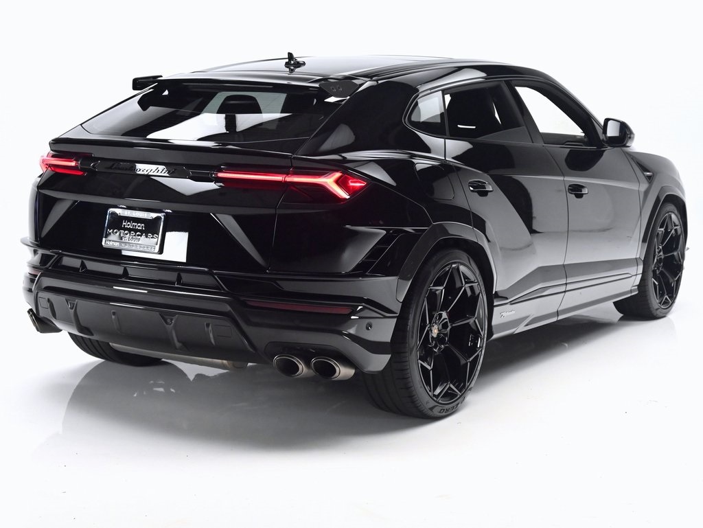 2023 Lamborghini Urus Performante photo 2