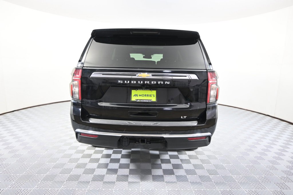 2023 Chevrolet Suburban LT photo 5