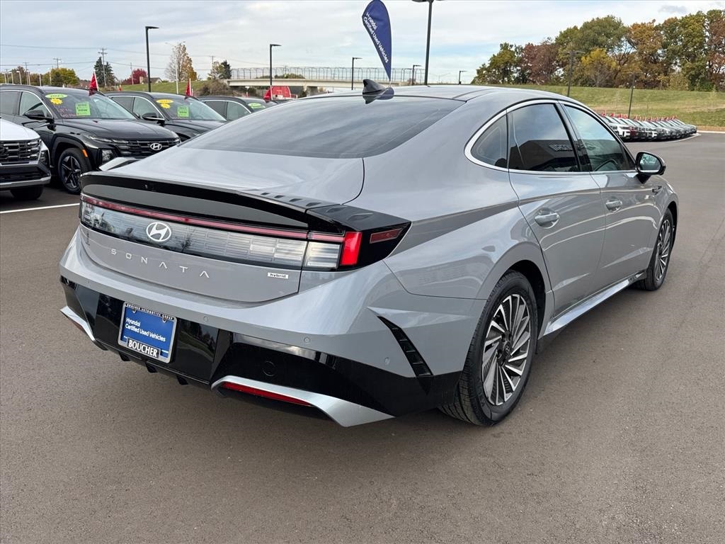 2024 Hyundai Sonata Hybrid Limited photo 2