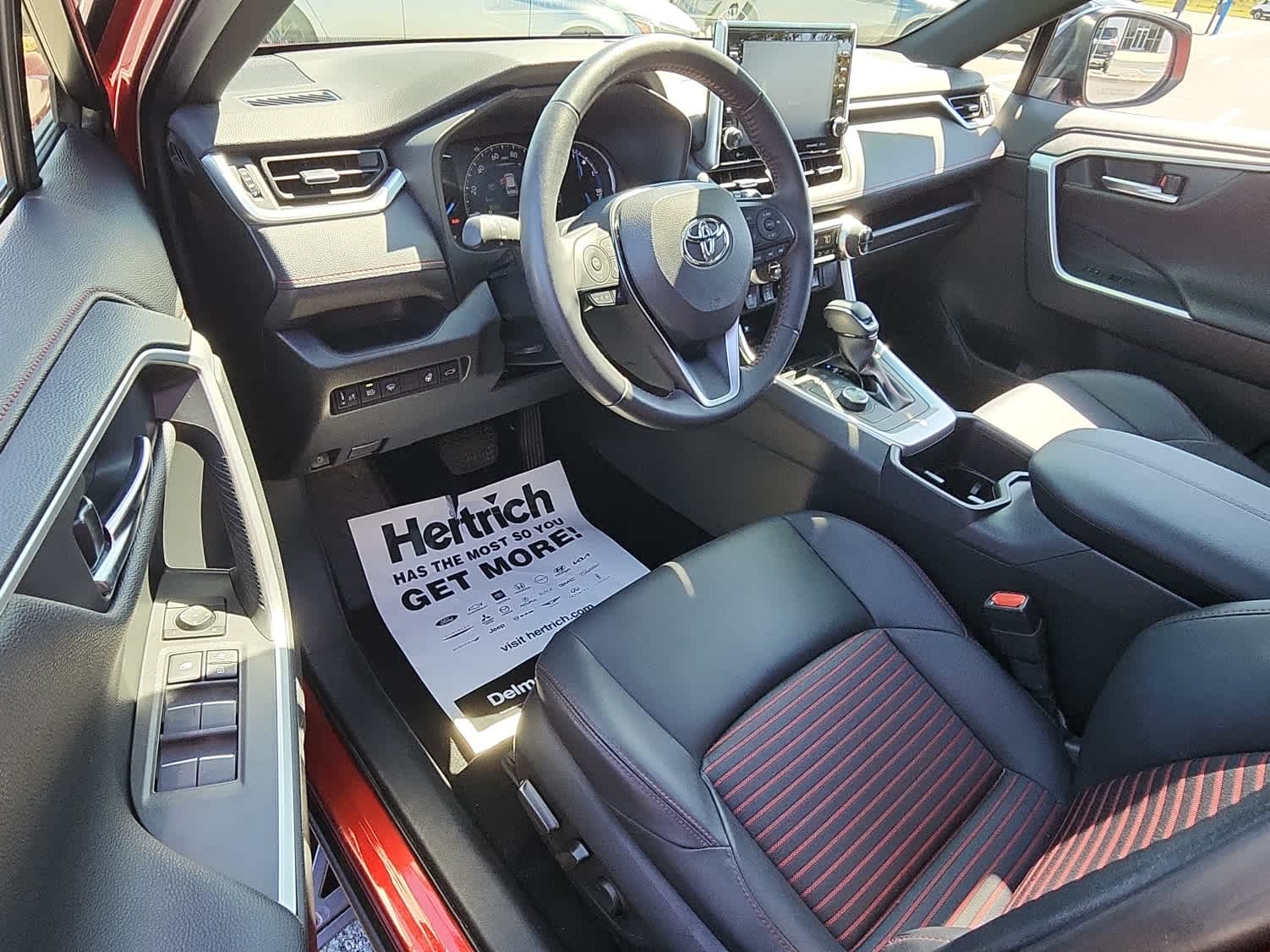 2022 Toyota RAV4 Prime XSE photo 6