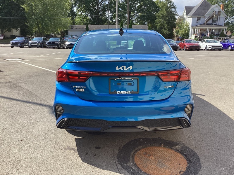 2022 Kia Forte GT-Line photo 6