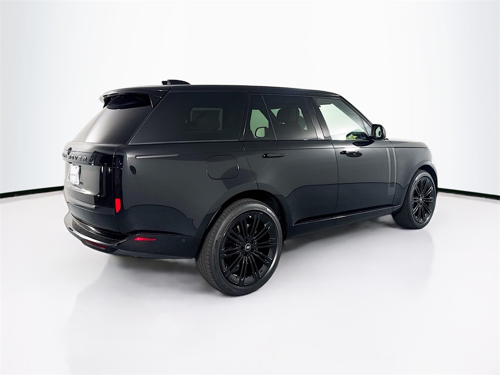 2025 Land Rover Range Rover SE photo 2