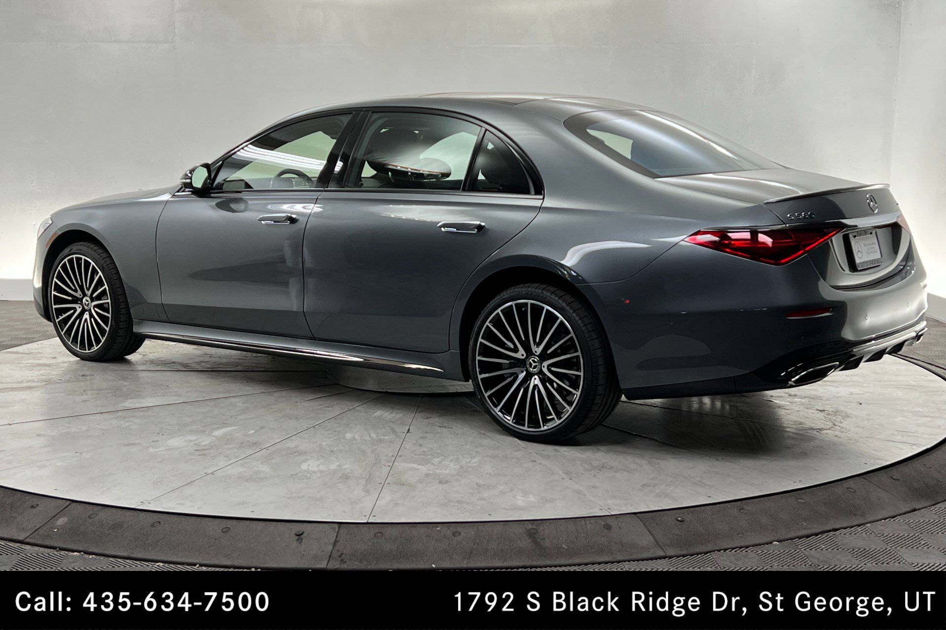 2024 Mercedes Benz S 580 4MATIC photo 3