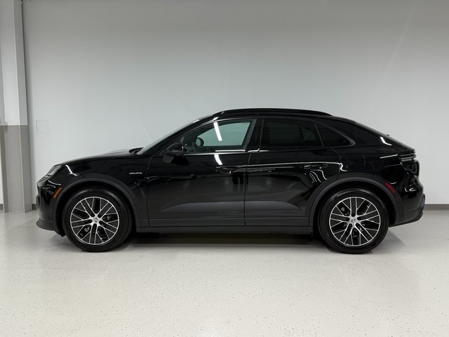 Certified 2025 Porsche Macan Base with VIN WP1AD2XA4SL075252 for sale in White Plains, NY
