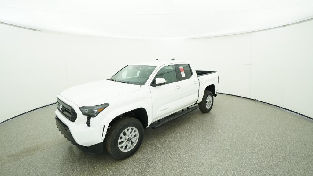 2025 Toyota Tacoma SR5's photo