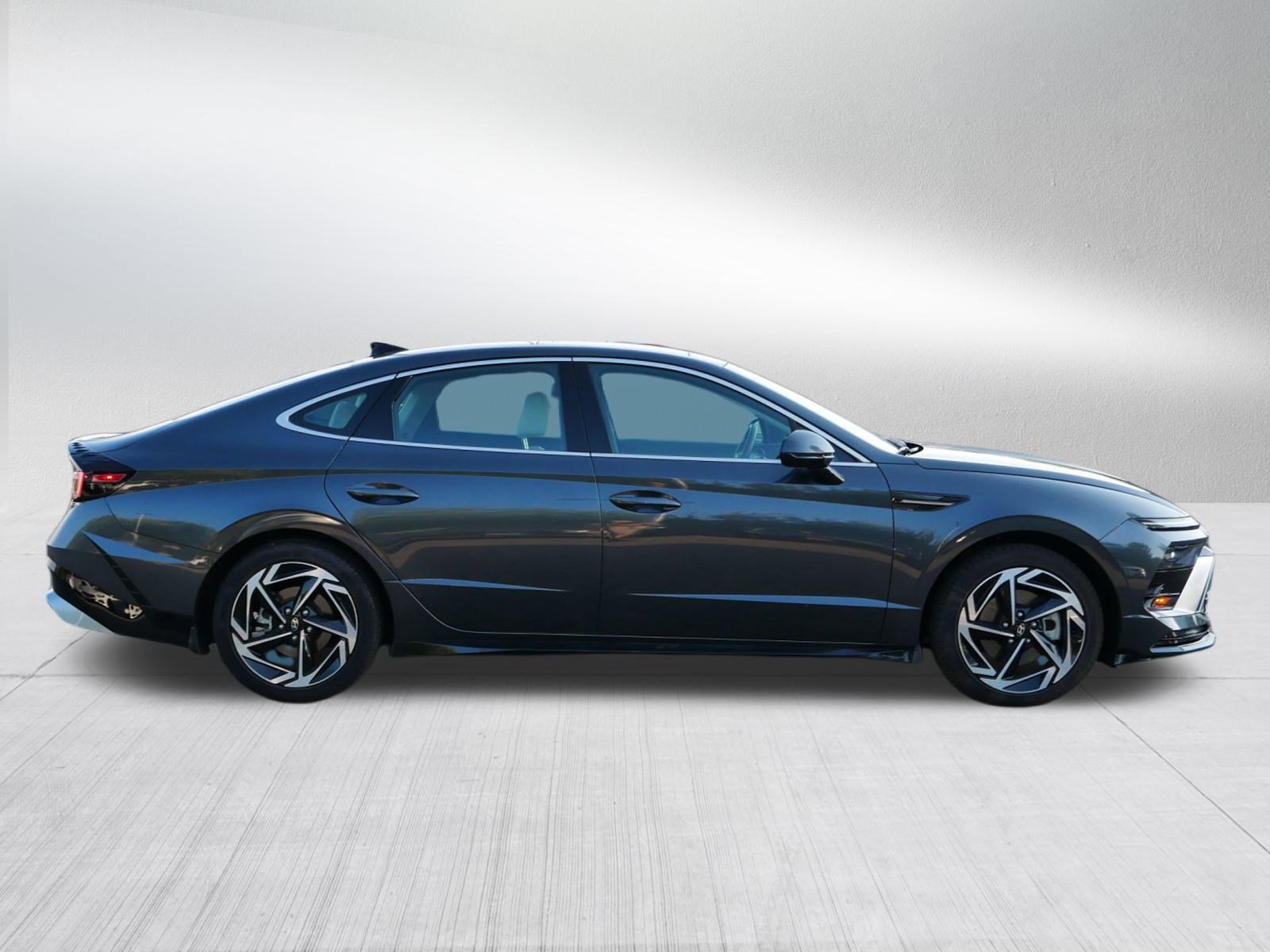 2024 Hyundai Sonata SEL Convenience photo 8