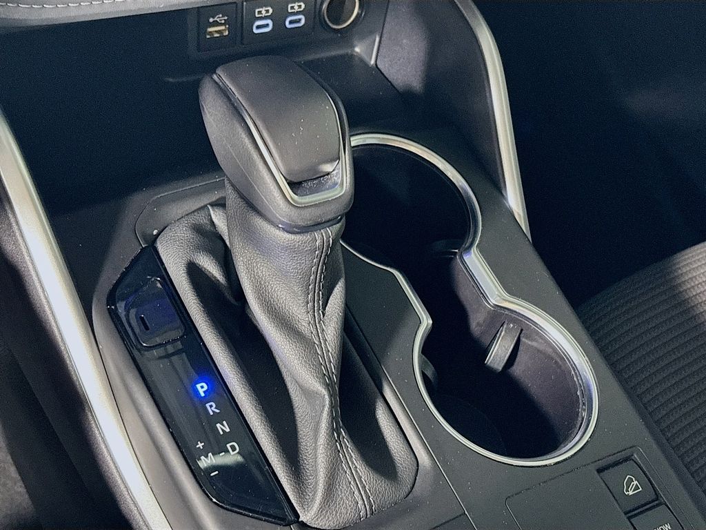 2024 Toyota Highlander LE photo 16
