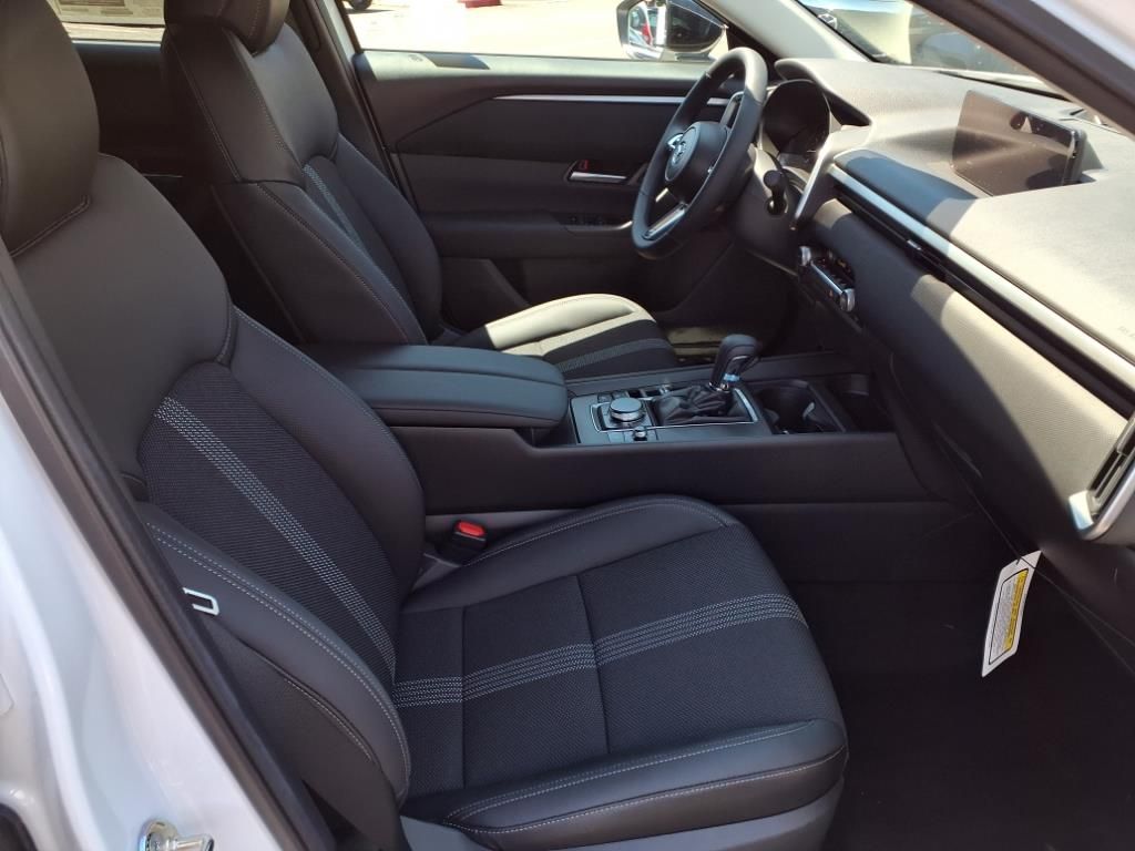 2025 Mazda CX-50 2.5 Select photo 22