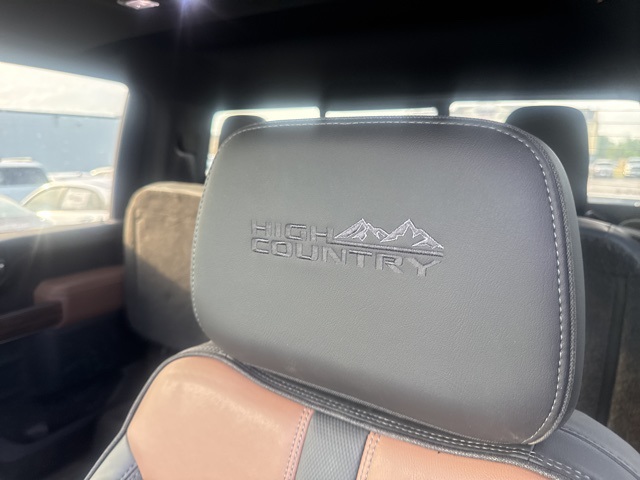 Used 2022 White Chevrolet High Country image 16
