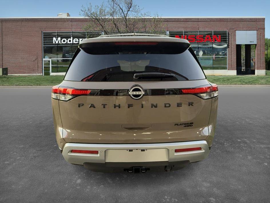 2025 Nissan Pathfinder Platinum photo 7