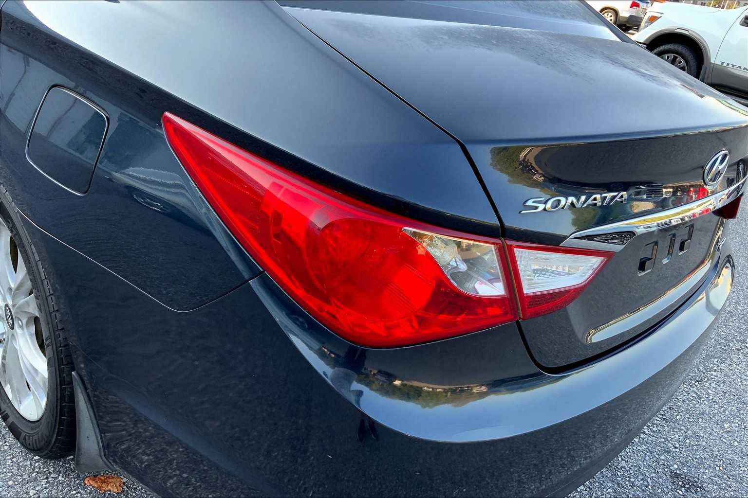 2011 Hyundai Sonata photo 27