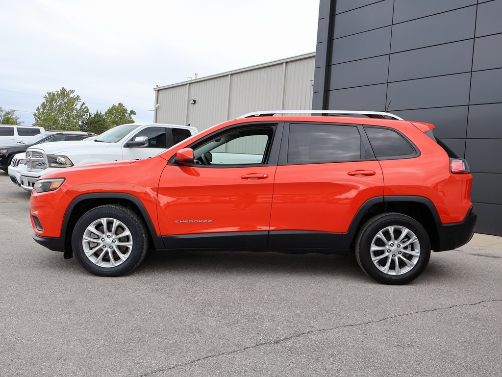 2021 Jeep Cherokee Latitude photo 2
