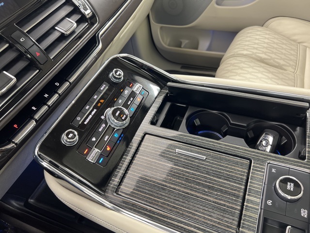2024 Lincoln Navigator Black Label photo 18