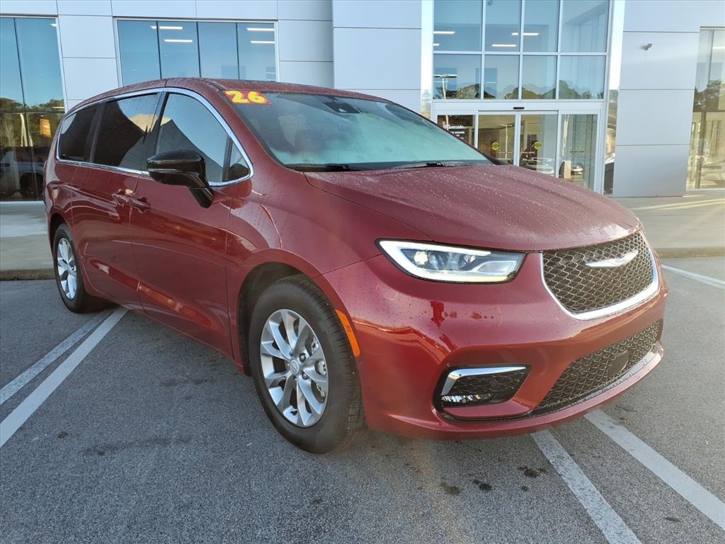 2026 Chrysler Pacifica Limited's photo