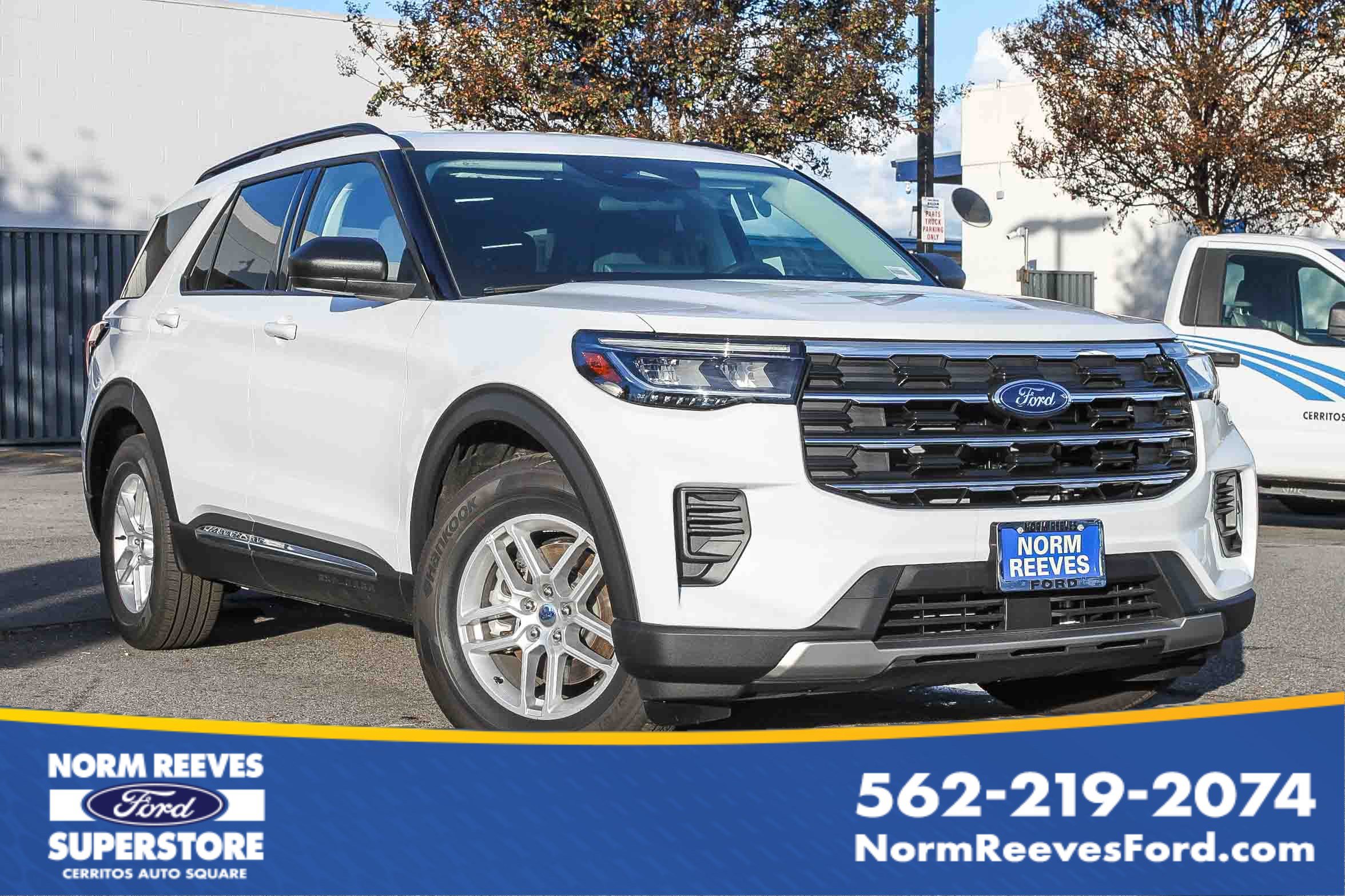 2025 Ford Explorer Active's photo